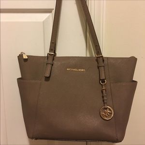 ❤️CLOSET CLEAROUT❤️Genuine Michael Kors Purse